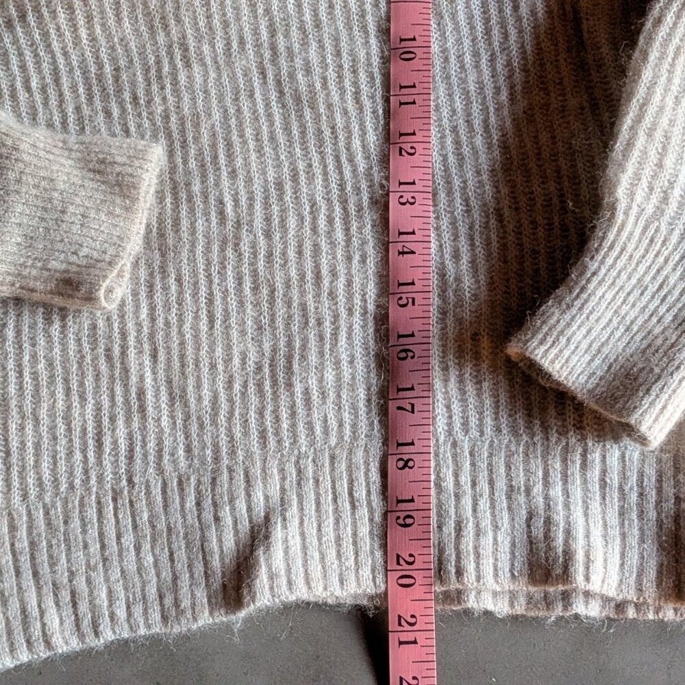 Everlane | The Cocoon Alpaca Crew |  Almond | Small - Picture 7 of 16